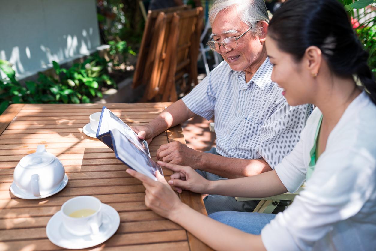 Vietnamese people conversing
