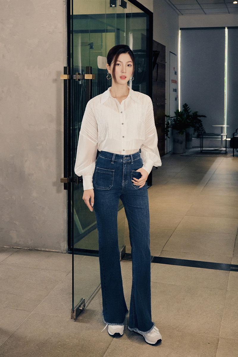 Quần jeans ống suông và áo sơ mi: Công thức cho vẻ ngoài trẻ trung, thanh lịch